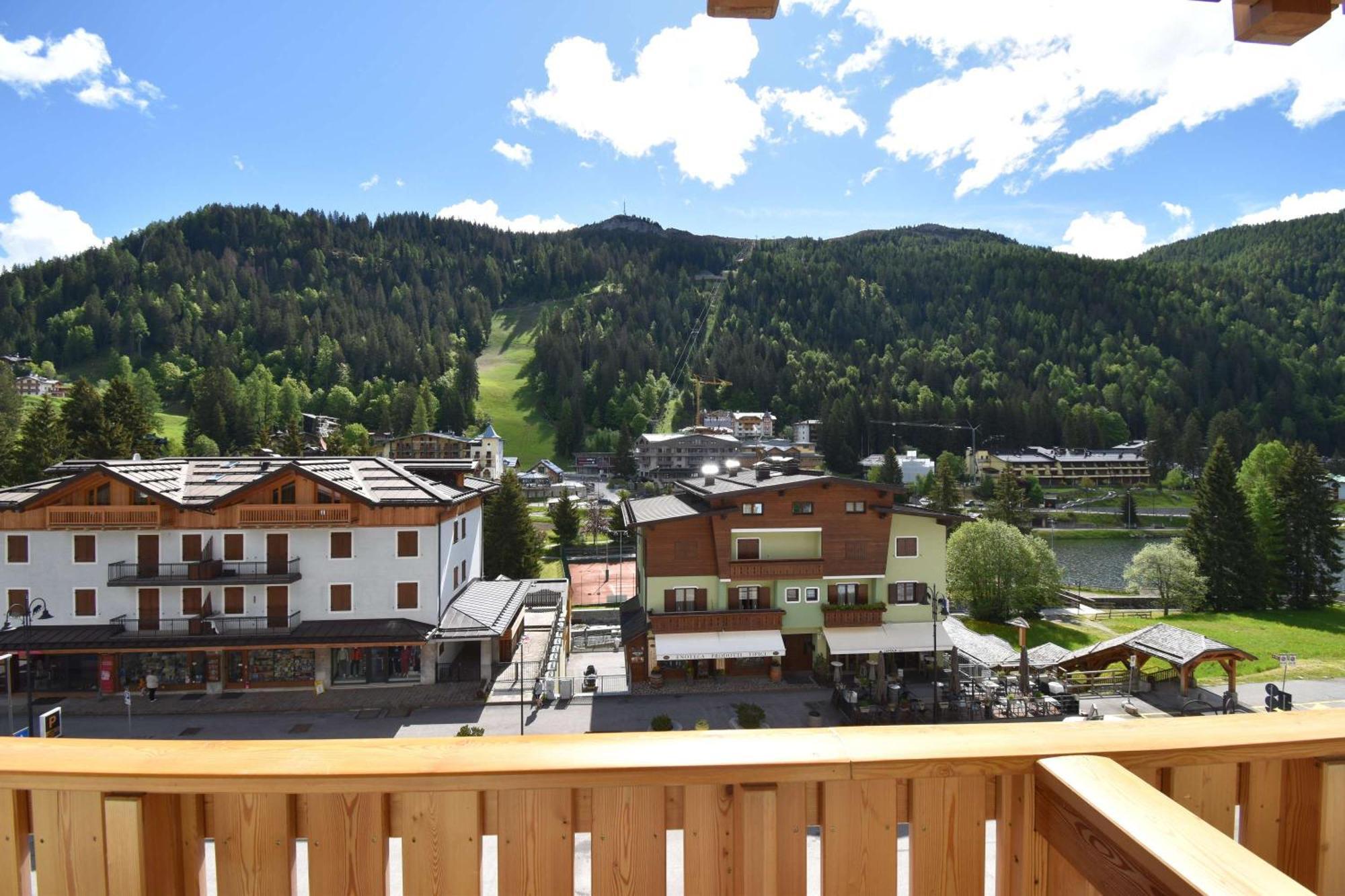 Emerald Studio Apartment Madonna di Campiglio Exterior photo